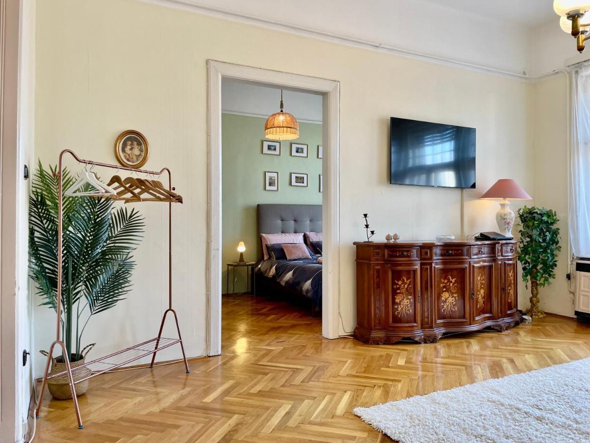 Jolan Suite Budapeste Exterior foto