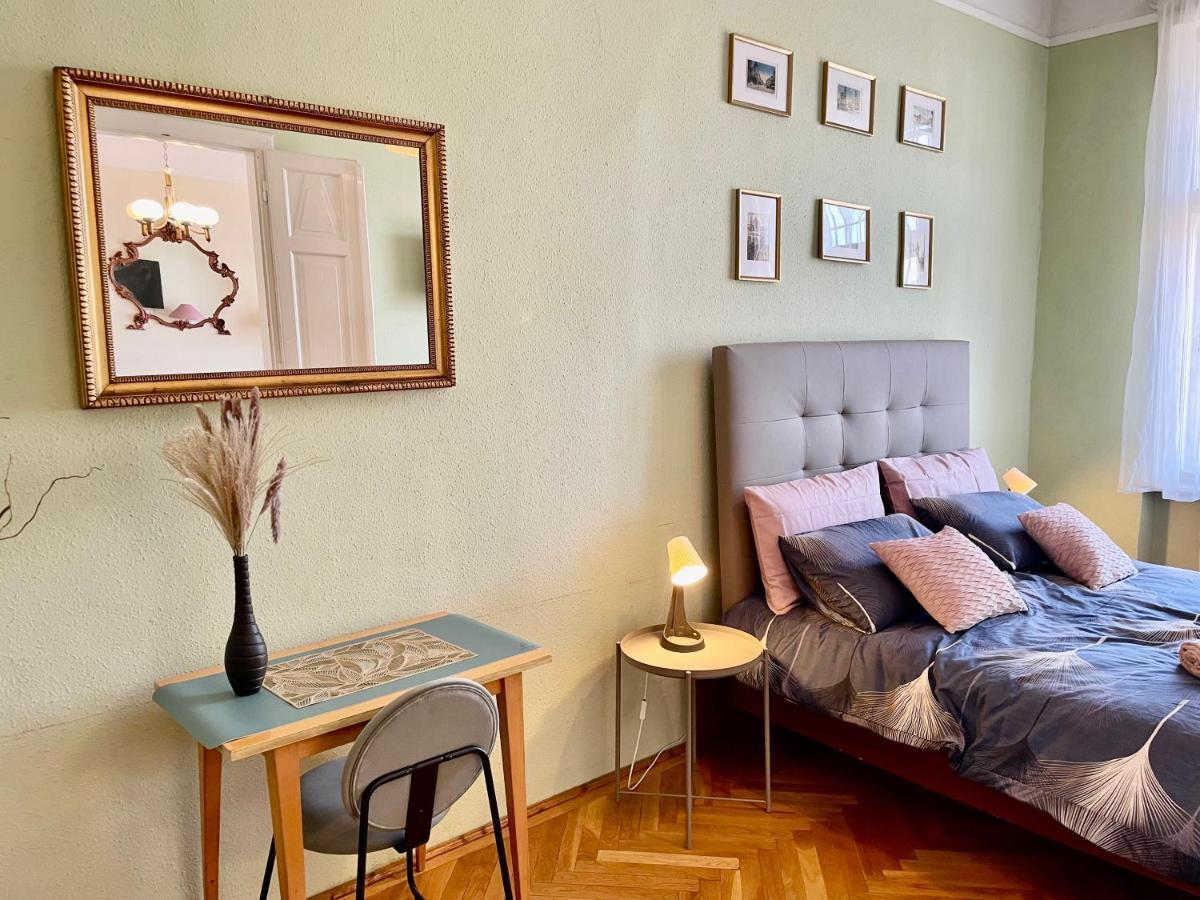 Jolan Suite Budapeste Exterior foto